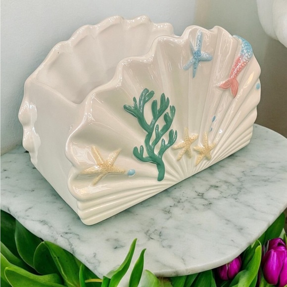 Vintage Ceramic Shell-Shaped Planter/Storage With Ocean-Themed Decorations - Picture 3 of 9